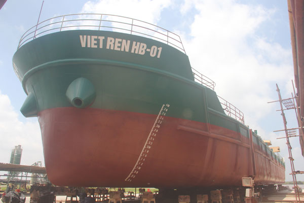 Hạ thủy tàu hút bùn VIETREN HB-01 tại triền 6500DWT Hạ thủy tàu hút bùn VIETREN HB-01 tại triền 6500DWT