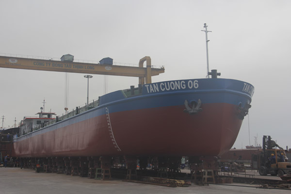Sáng ngày 15/12/2015 tại triền 6500DWT công ty TNHH MTV Đóng tàu Thịnh Long hạ thủy tàu TANCUONG 06 - trong seri loạt tàu chở hàng 1285T Sáng ngày 15/12/2015 tại triền 6500DWT công ty TNHH MTV Đóng tàu Thịnh Long hạ thủy tàu TANCUONG 06 - trong seri loạt tàu chở hàng 1285T